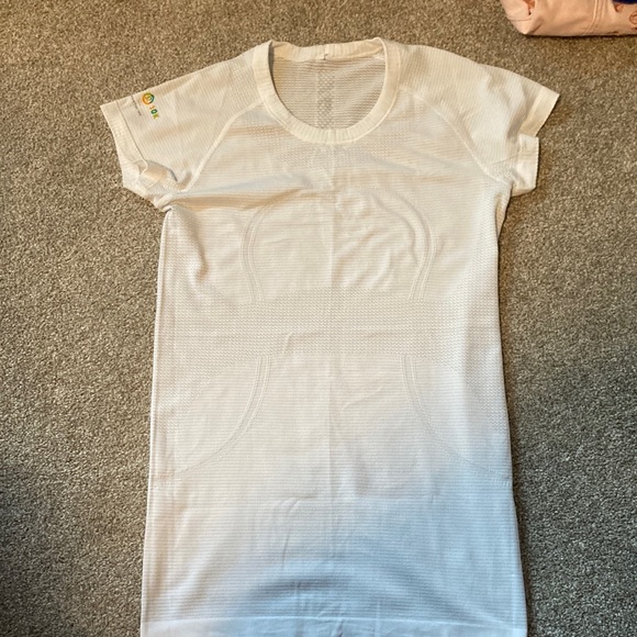 Lulu lemon run swiftly tech tee